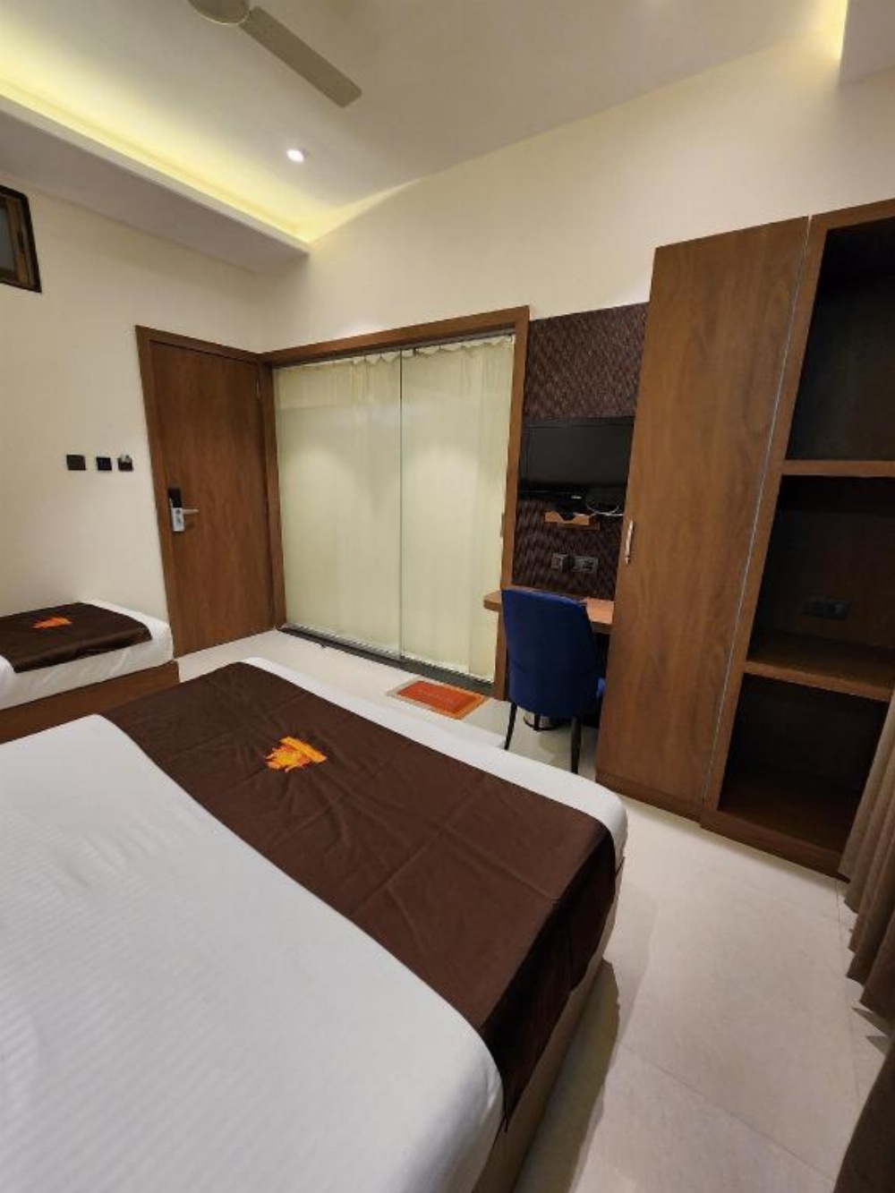 Room image 2